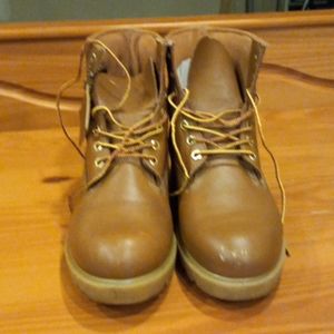 Timberland wheat leather size9m